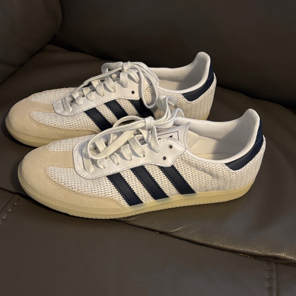 New Adidas Sambas OG Woman’s 8 1/2 Men's 7 1/2 White Sneakers